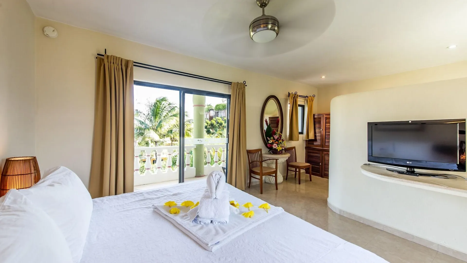 Aventura Mexicana Hotel Playa del Carmen