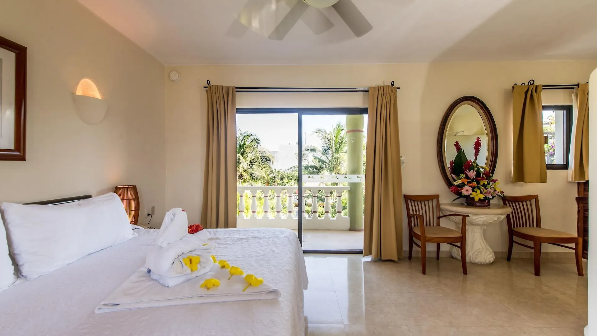 Aventura Mexicana Hotel Playa del Carmen